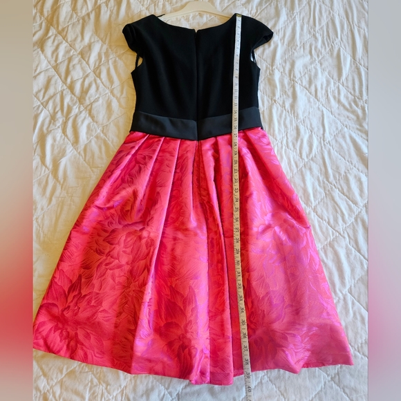 Ladles Formal Dress - Picture 3 of 8